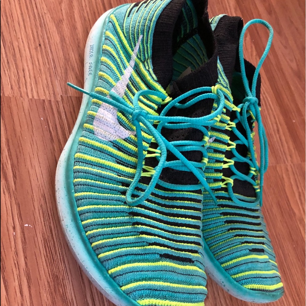 Nike Free flynit Running shoes BNWOT